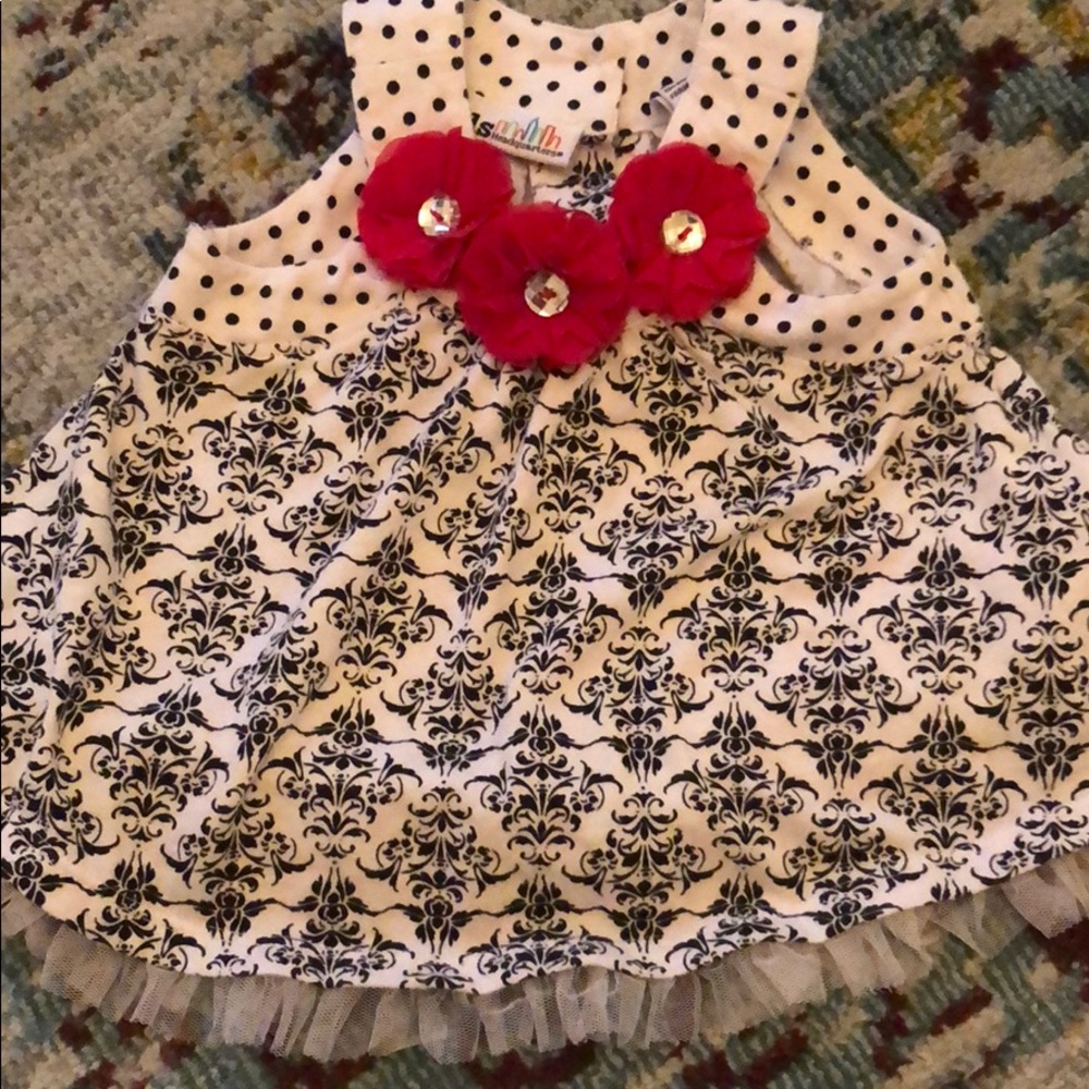 3-6 month top. Worn with leggings or panties.